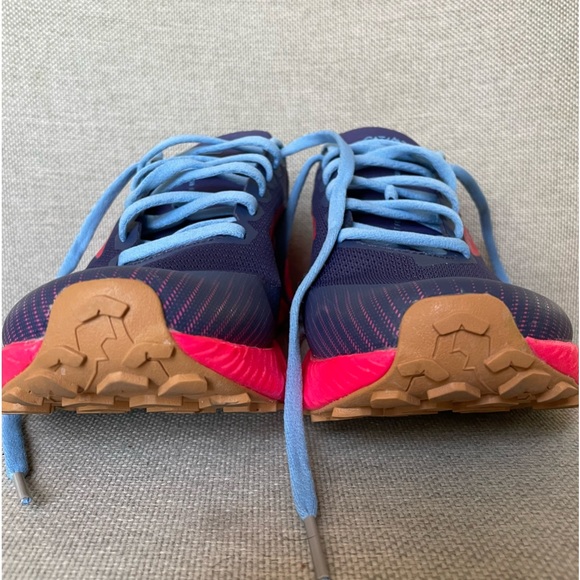 Brooks Catamount Super comfy! Only worn a couple of times, decided to size down. - Picture 13 of 15